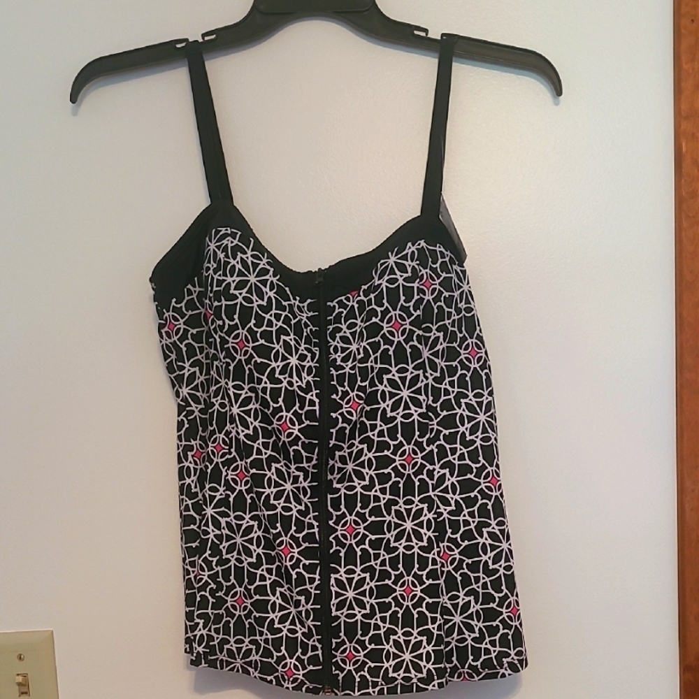 NWT A Shore Fit Black & White Zip Front Swim Top Sz 16